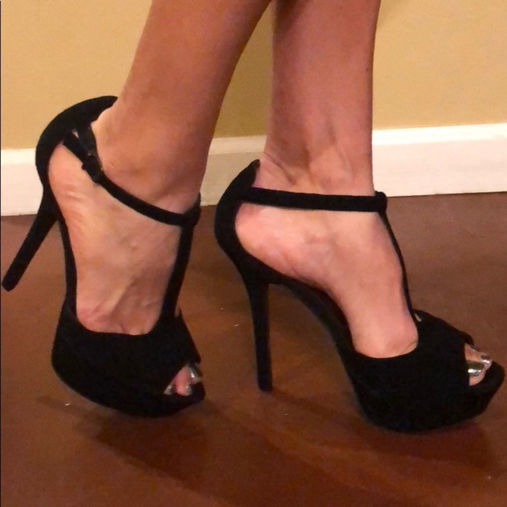 Carlos Santana T-Strap Heels